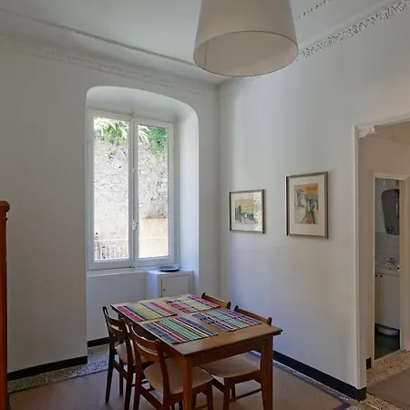 Bel Carlo - 2 Camere, Giardino, Vista Porto Apartment