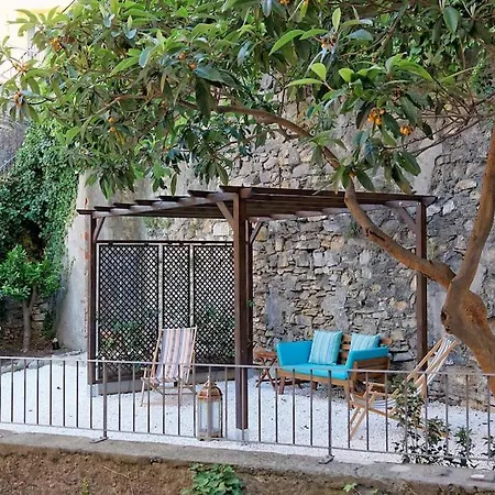 Bel Carlo - 2 Camere, Giardino, Vista Porto *