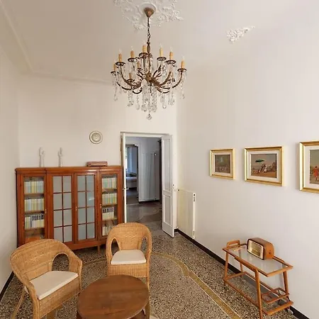 Bel Carlo - 2 Camere, Giardino, Vista Porto Genoa