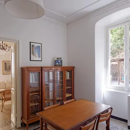 Bel Carlo - 2 Camere, Giardino, Vista Porto Apartment